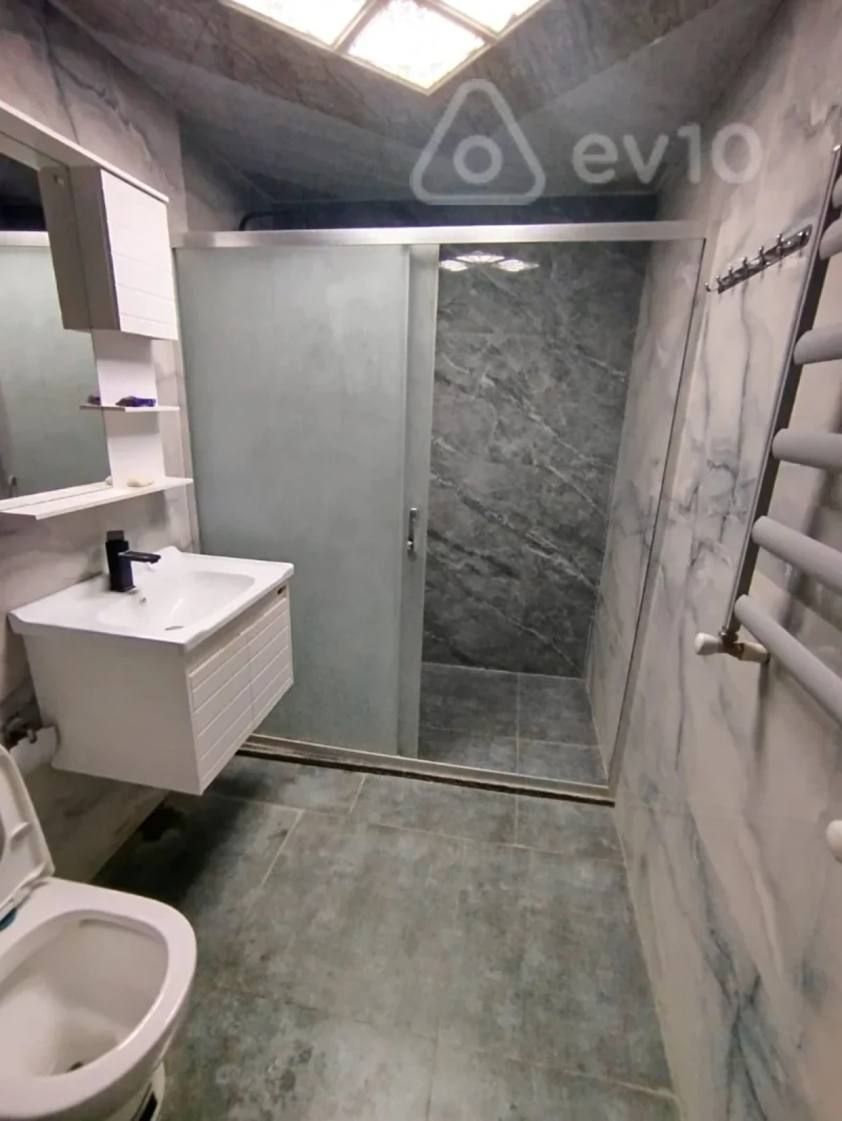 Kirayə verilir 3 otaqlı yeni tikili 75 m²