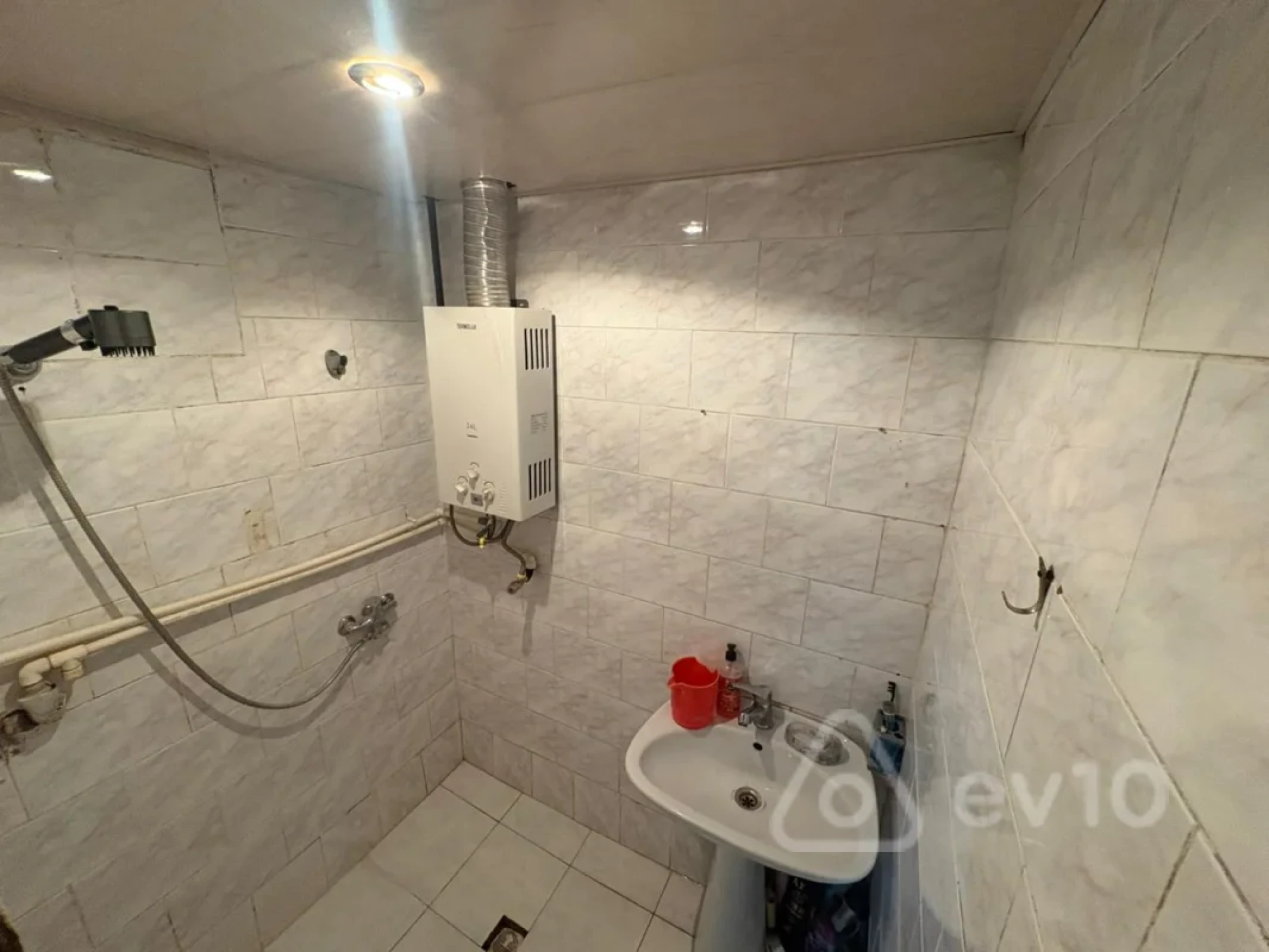 Satılır 3 otaqlı köhnə tikili 71 m²