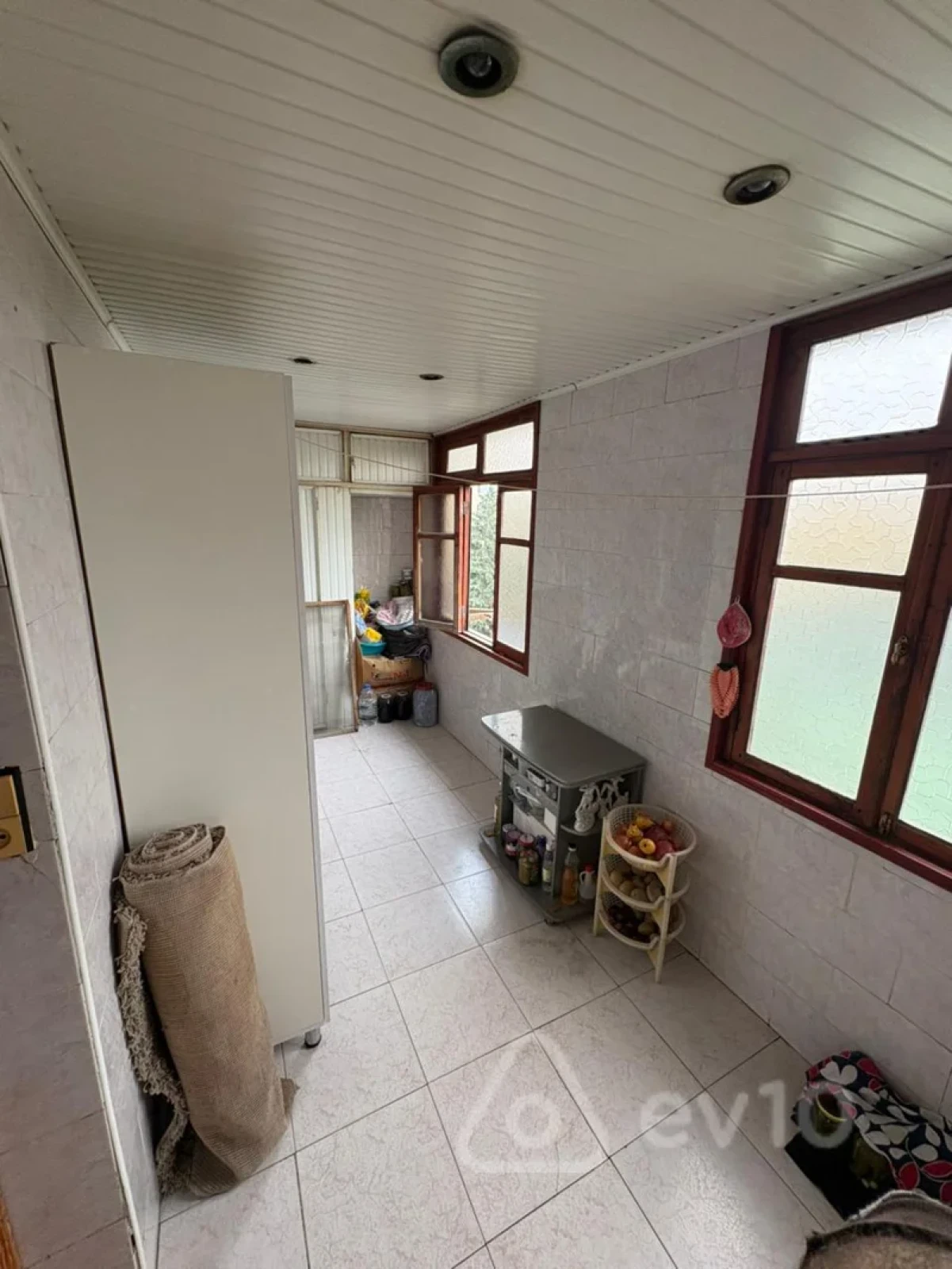 Satılır 3 otaqlı köhnə tikili 71 m²