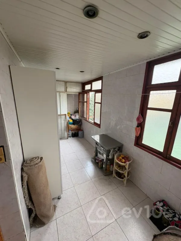 Satılır 3 otaqlı köhnə tikili 71 m²