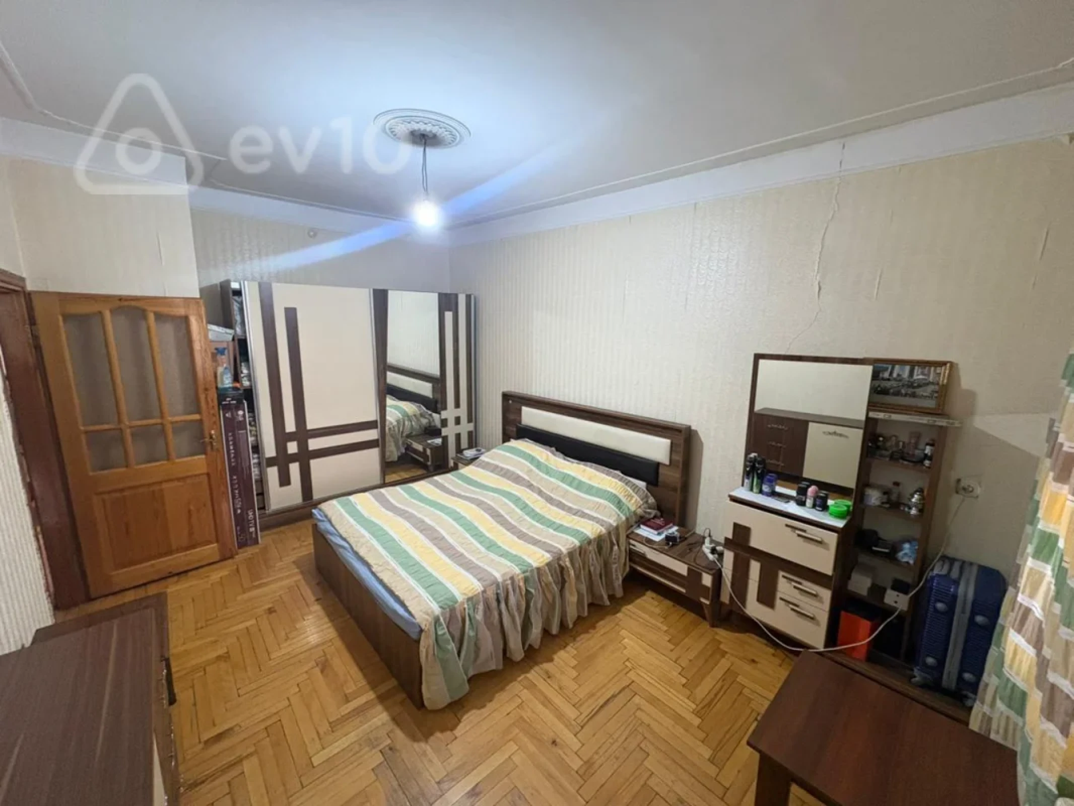 Satılır 3 otaqlı köhnə tikili 71 m²