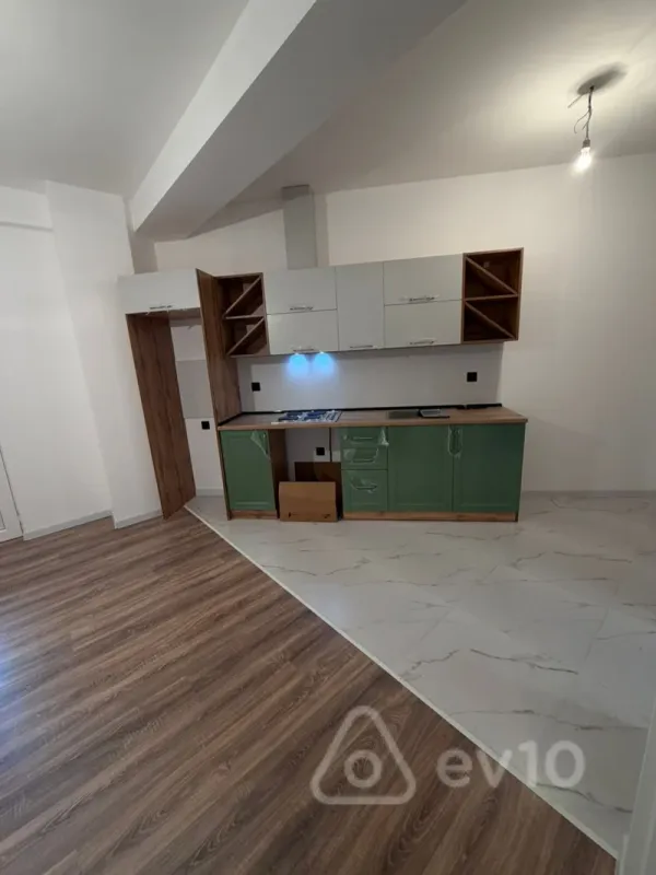 Satılır 2 otaqlı yeni tikili 45 m²
