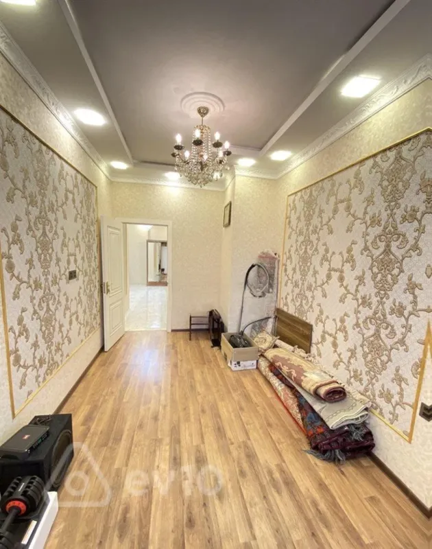 Satılır 3 otaqlı köhnə tikili 90 m²