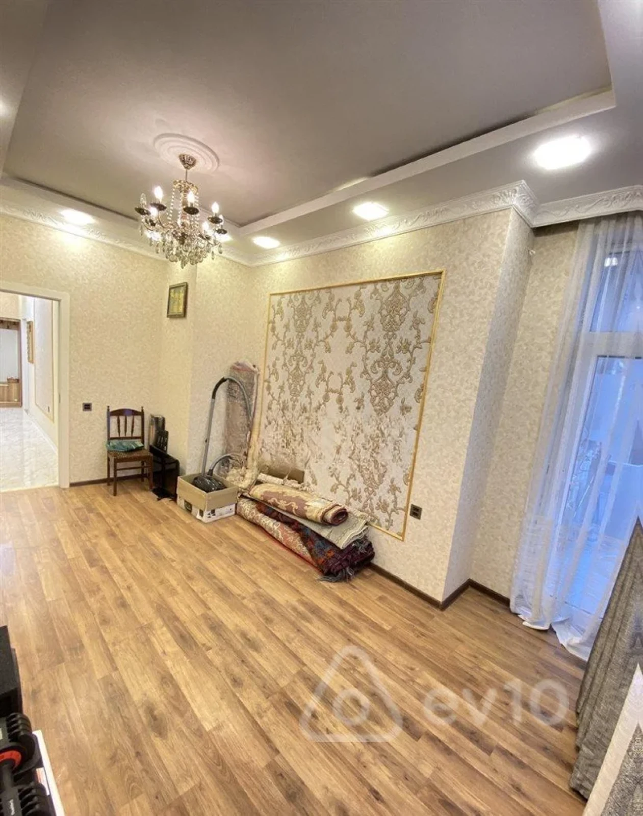 Satılır 3 otaqlı köhnə tikili 90 m²