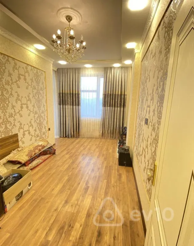 Satılır 3 otaqlı köhnə tikili 90 m²