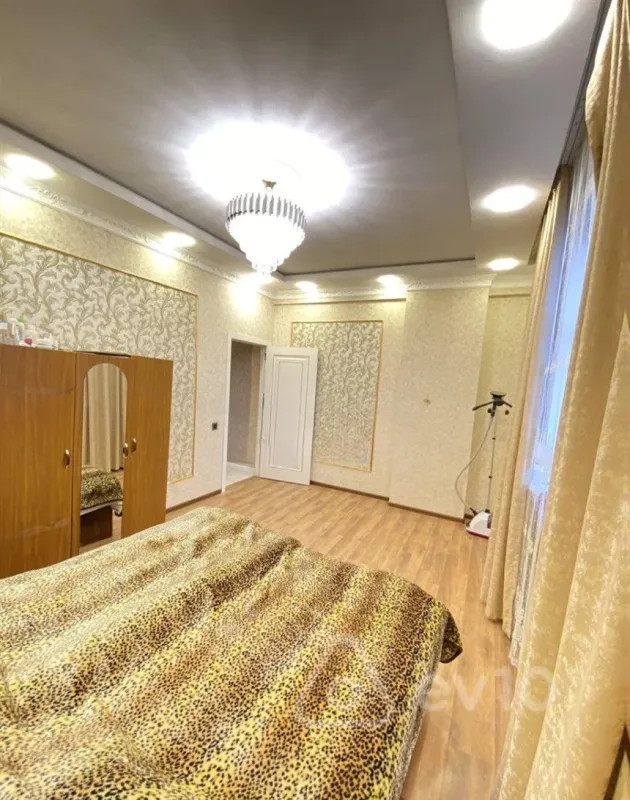 Satılır 3 otaqlı köhnə tikili 90 m²