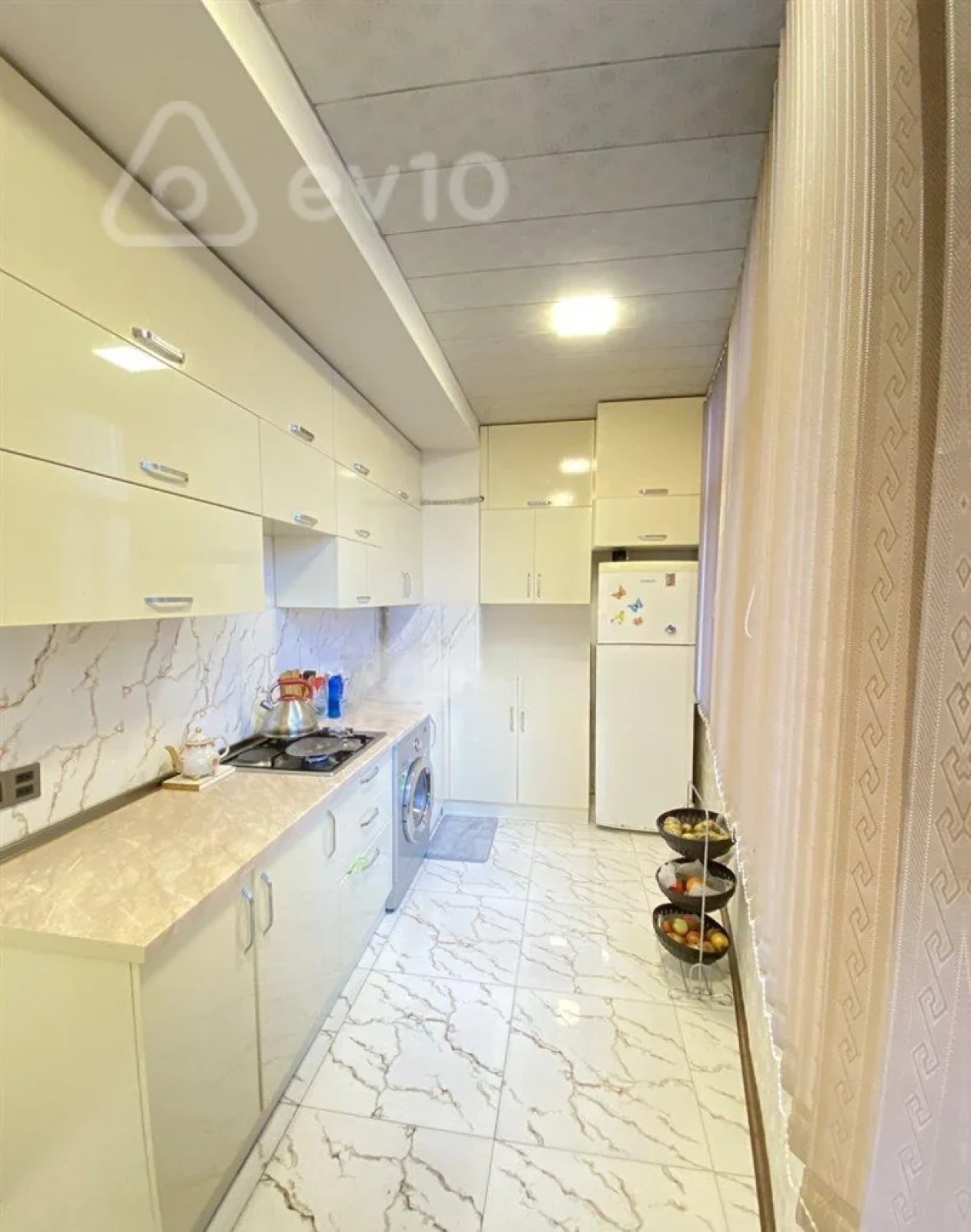 Satılır 3 otaqlı köhnə tikili 90 m²