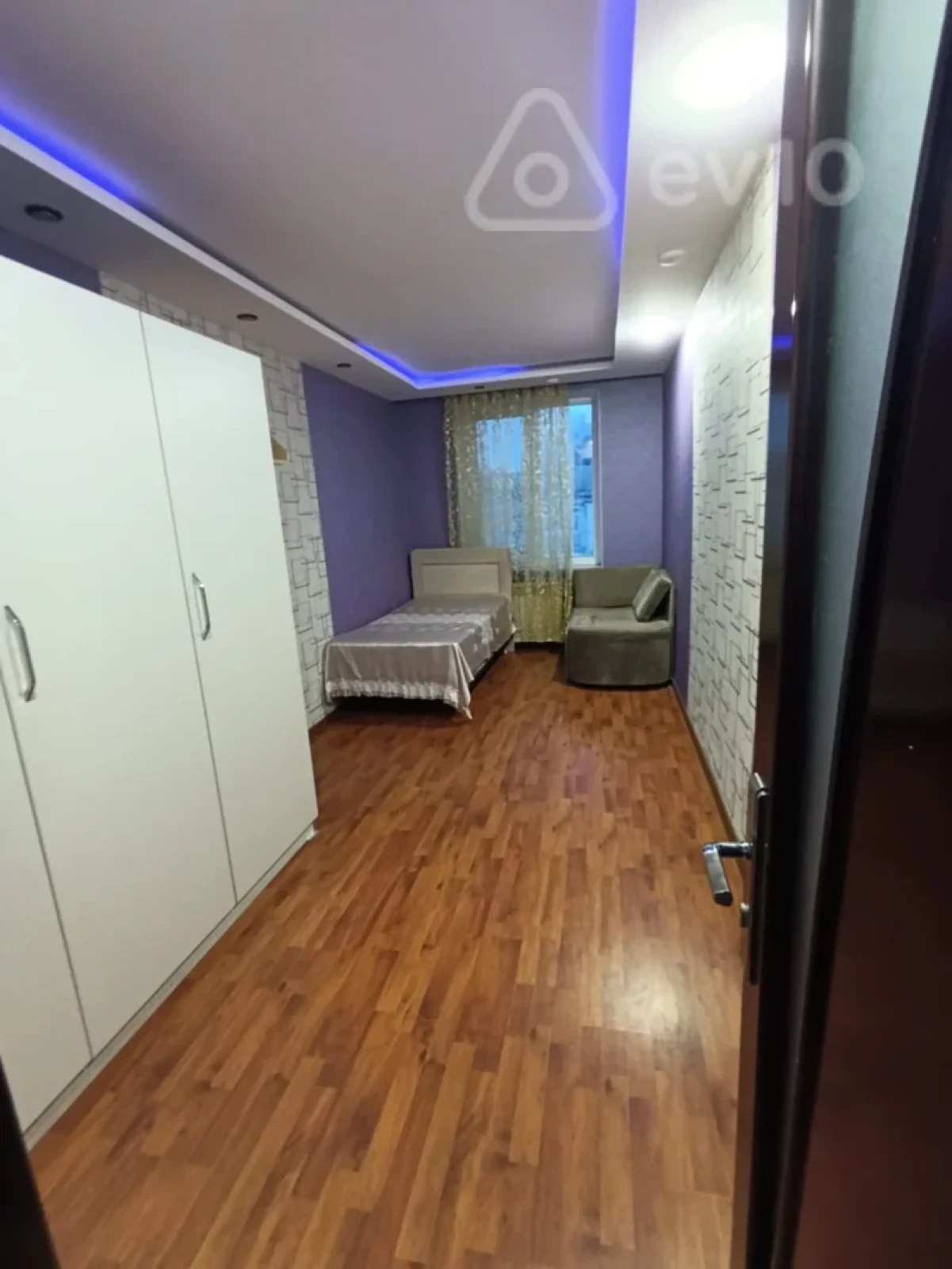 Kirayə verilir 3 otaqlı köhnə tikili 70 m²