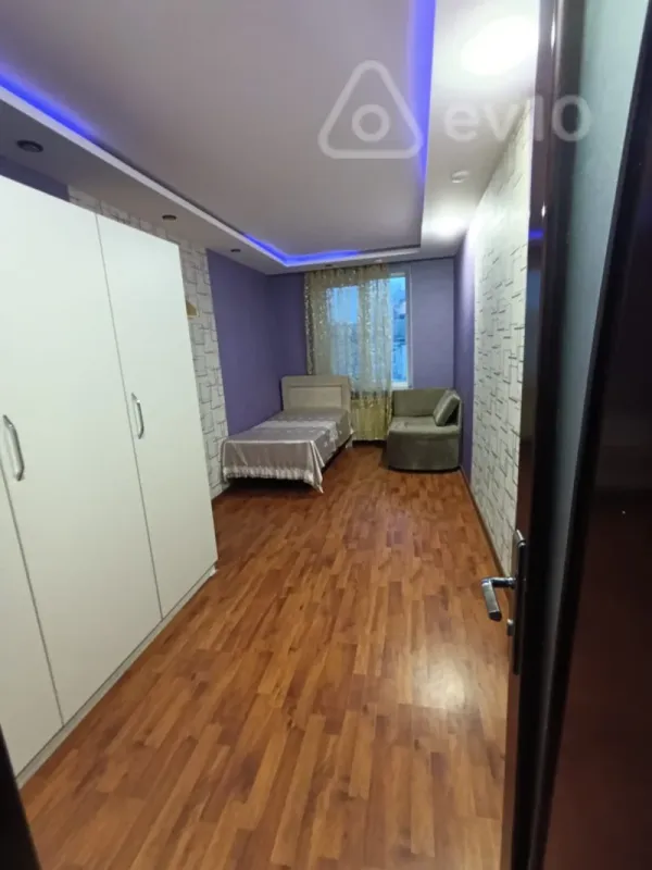 Kirayə verilir 3 otaqlı köhnə tikili 70 m²