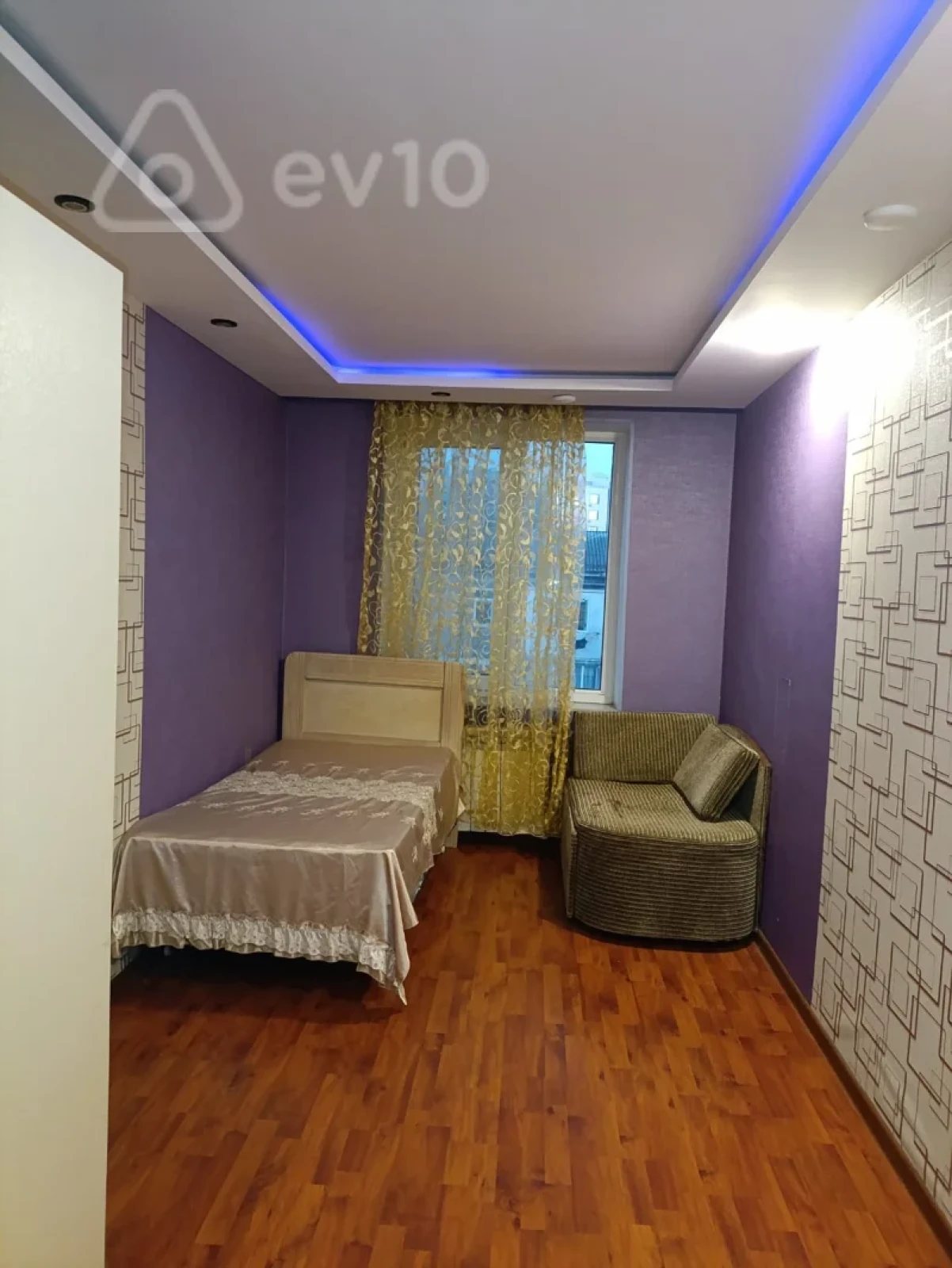 Kirayə verilir 3 otaqlı köhnə tikili 70 m²