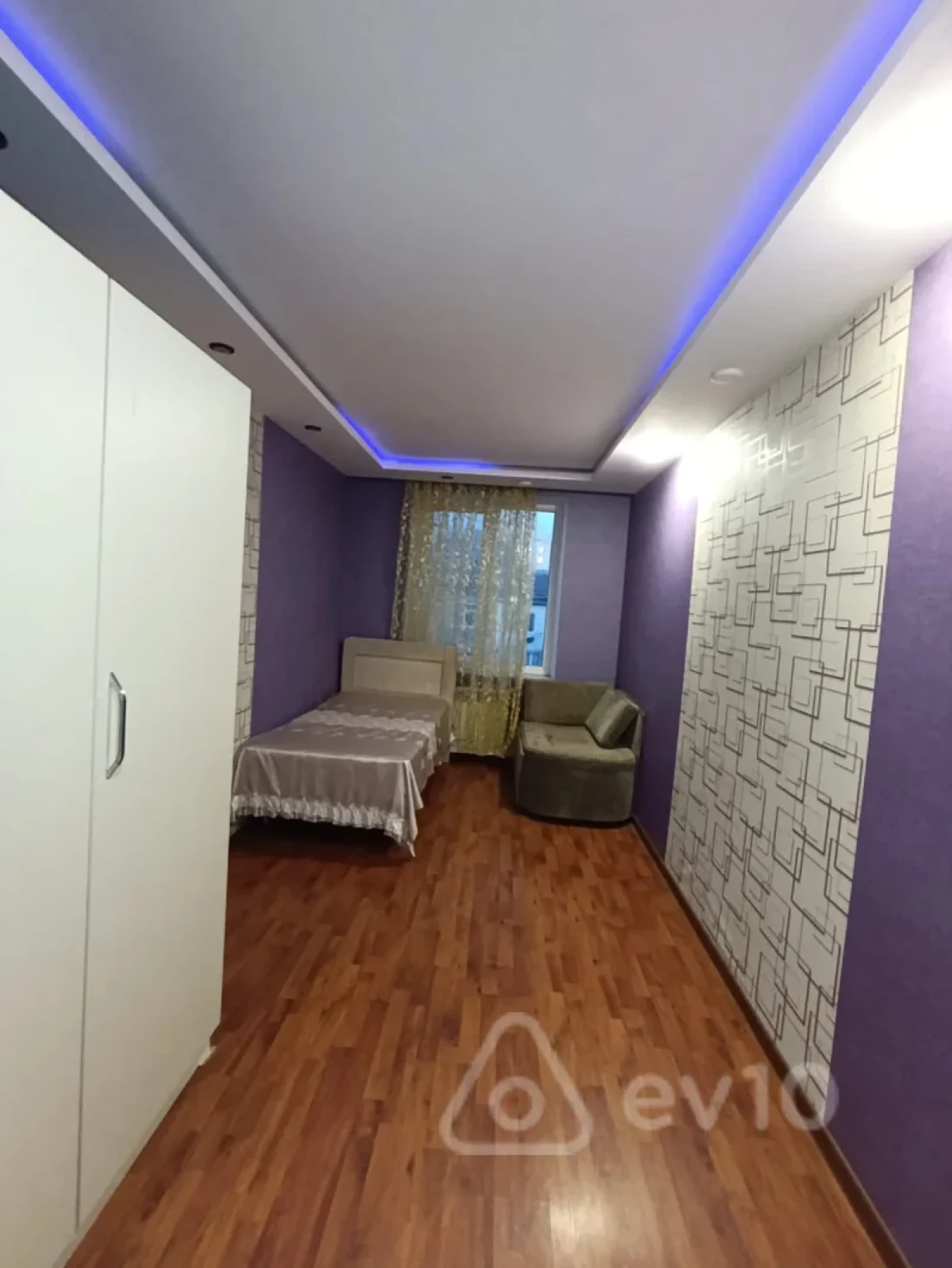 Kirayə verilir 3 otaqlı köhnə tikili 70 m²