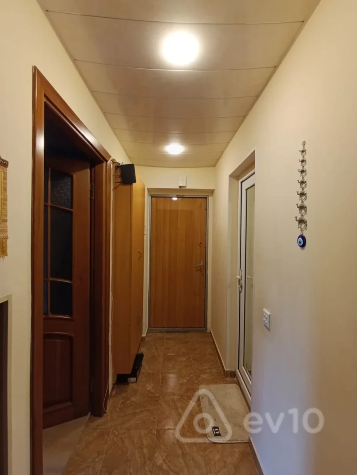 Kirayə verilir 3 otaqlı köhnə tikili 70 m²