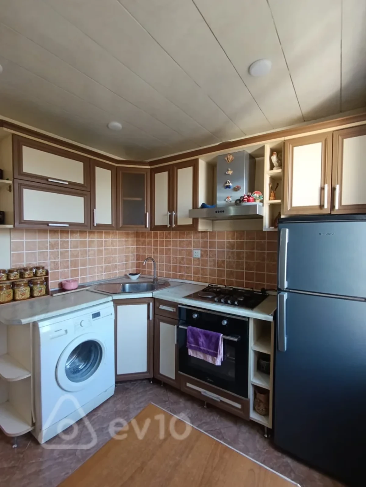 Kirayə verilir 3 otaqlı köhnə tikili 70 m²