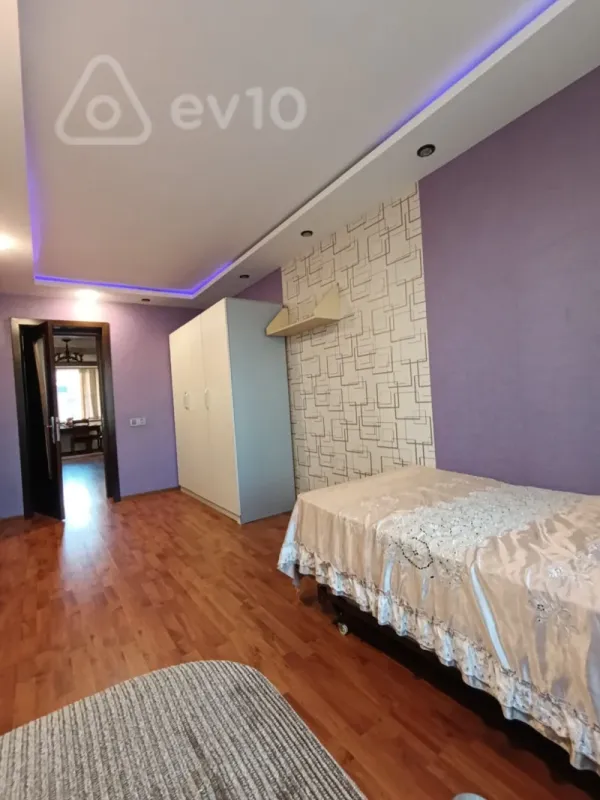 Kirayə verilir 3 otaqlı köhnə tikili 70 m²