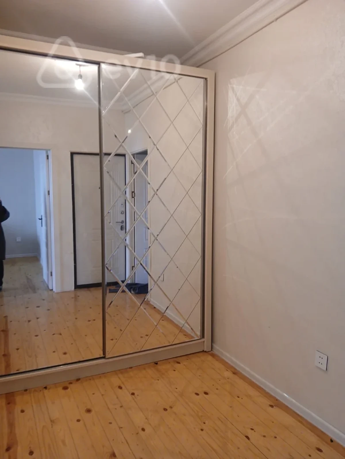 Kirayə verilir 2 otaqlı yeni tikili 70 m²