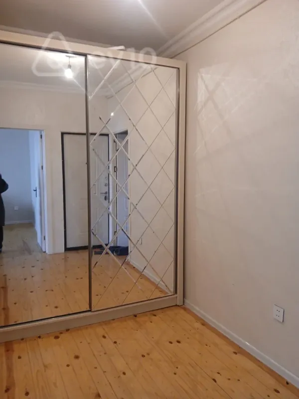 Kirayə verilir 2 otaqlı yeni tikili 70 m²