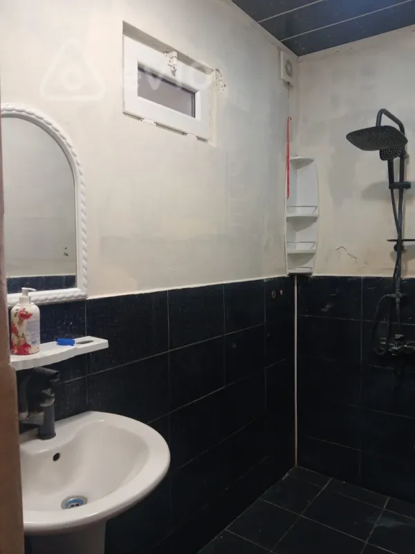 Kirayə verilir 2 otaqlı yeni tikili 70 m²