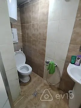 Kirayə verilir 2 otaqlı köhnə tikili 45 m²