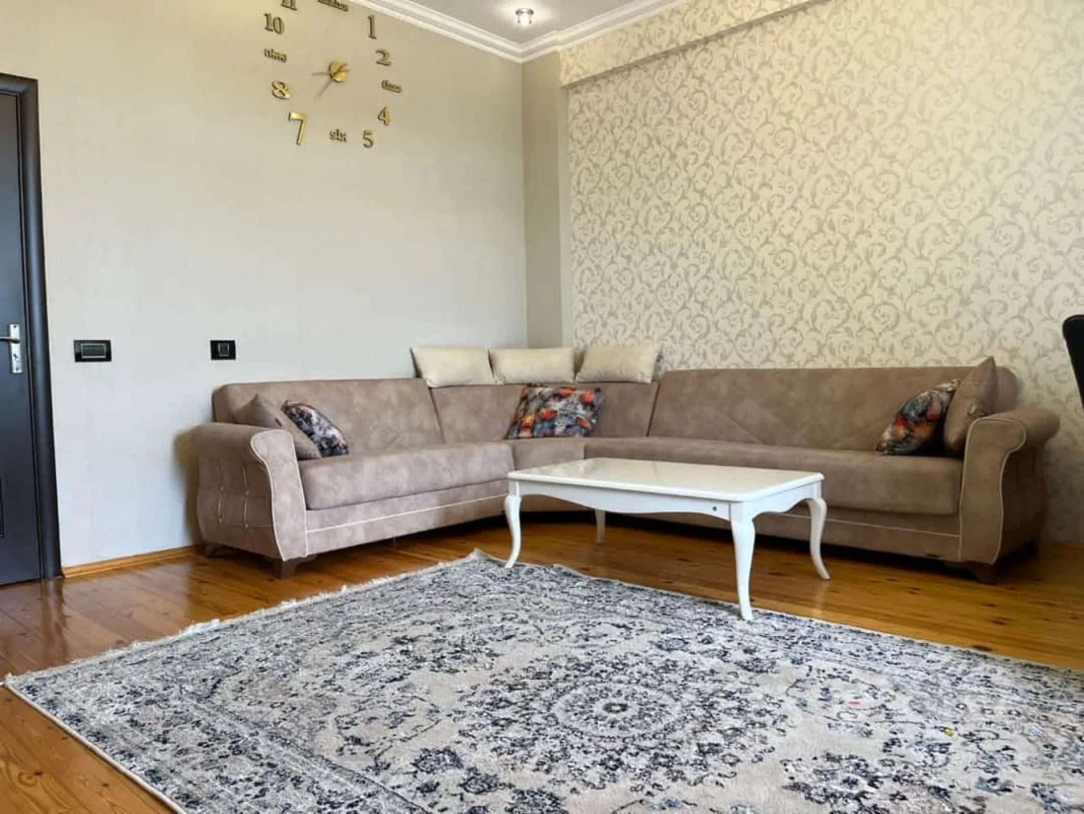 Kirayə verilir 2 otaqlı yeni tikili 65 m²