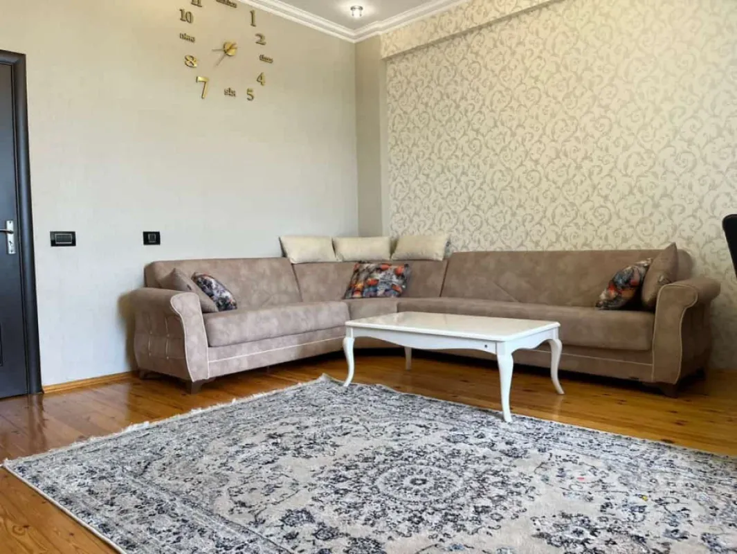 Kirayə verilir 2 otaqlı yeni tikili 65 m²