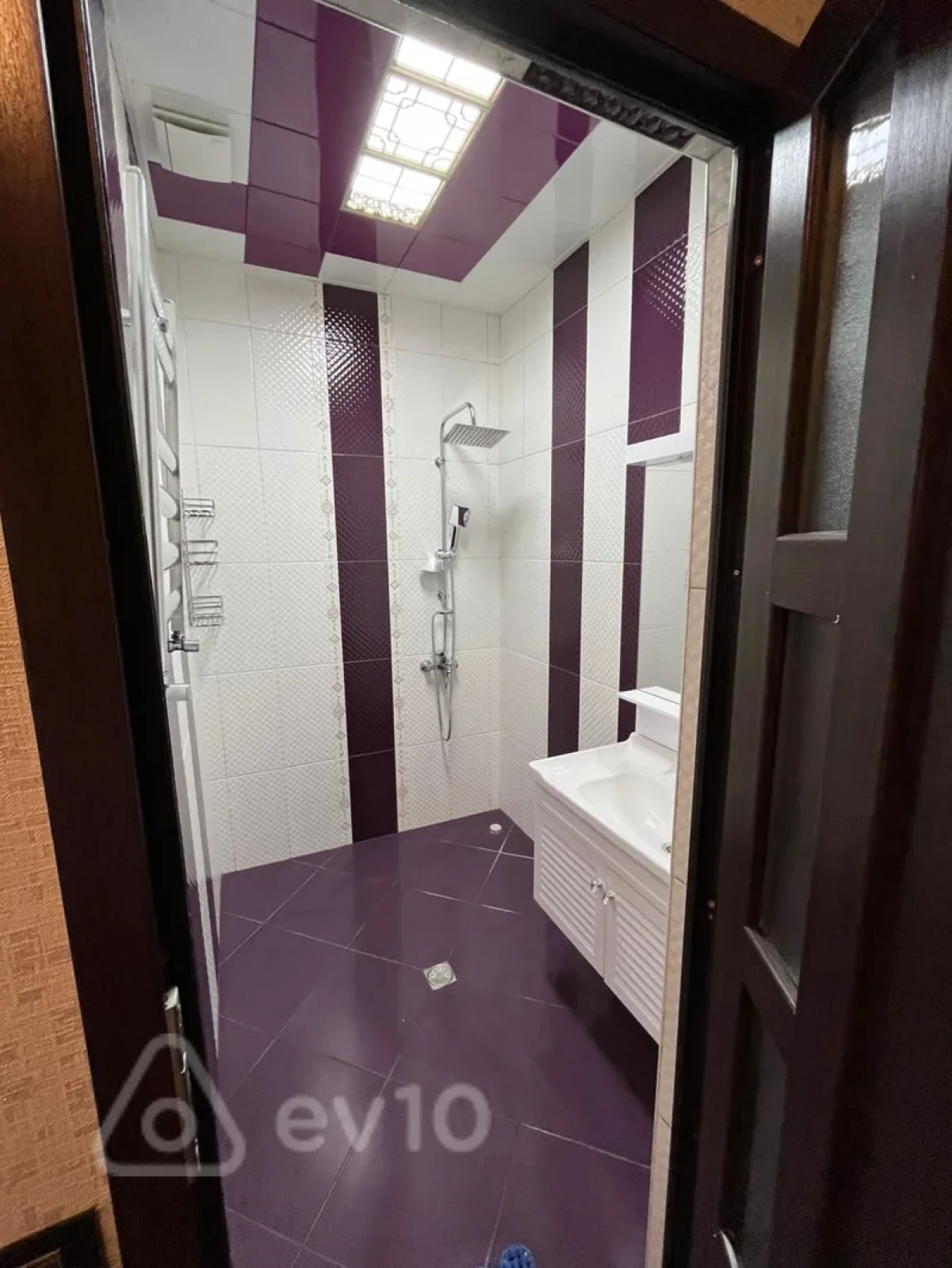 Kirayə verilir 2 otaqlı yeni tikili 65 m²