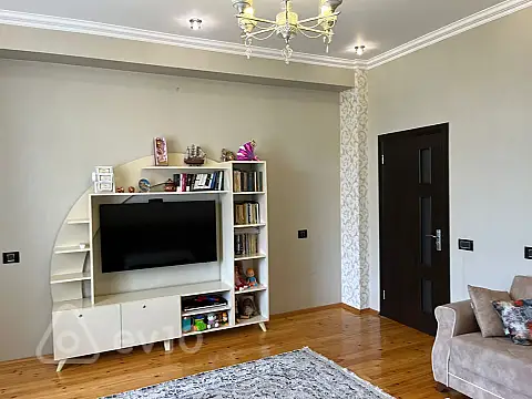 Kirayə verilir 2 otaqlı yeni tikili 65 m²