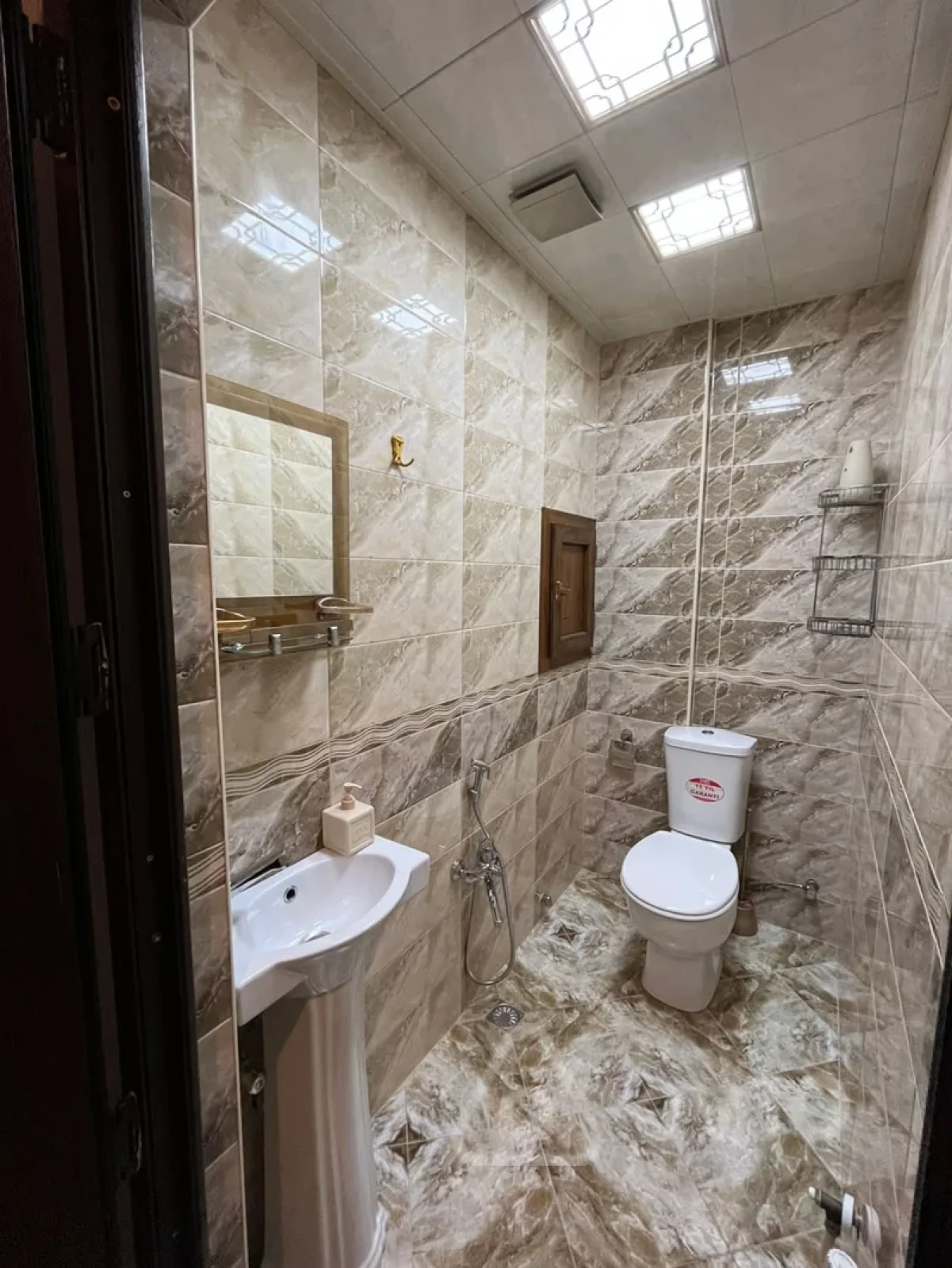 Kirayə verilir 2 otaqlı yeni tikili 65 m²