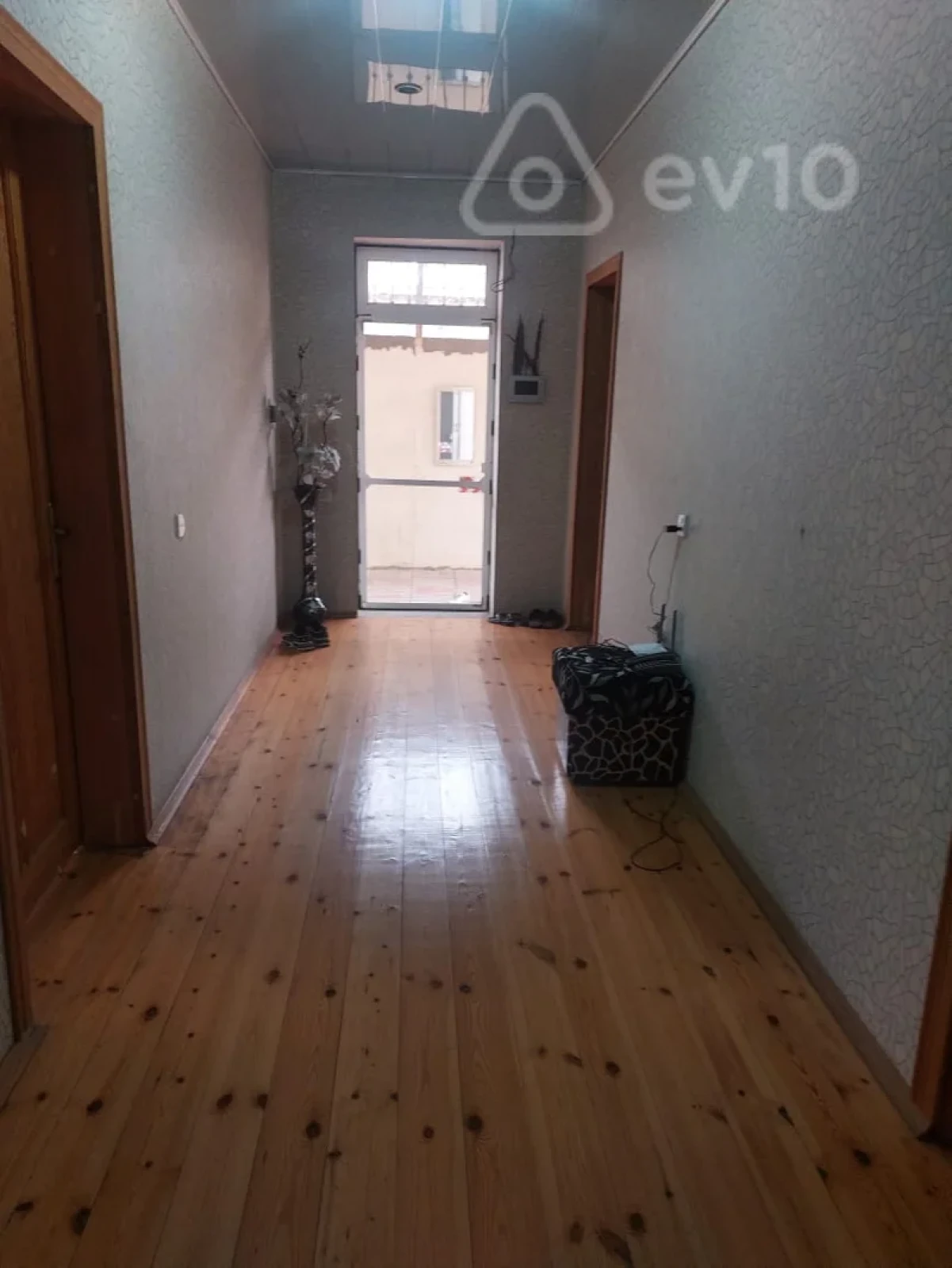 Satılır 5 otaqlı həyət evi 120 m²