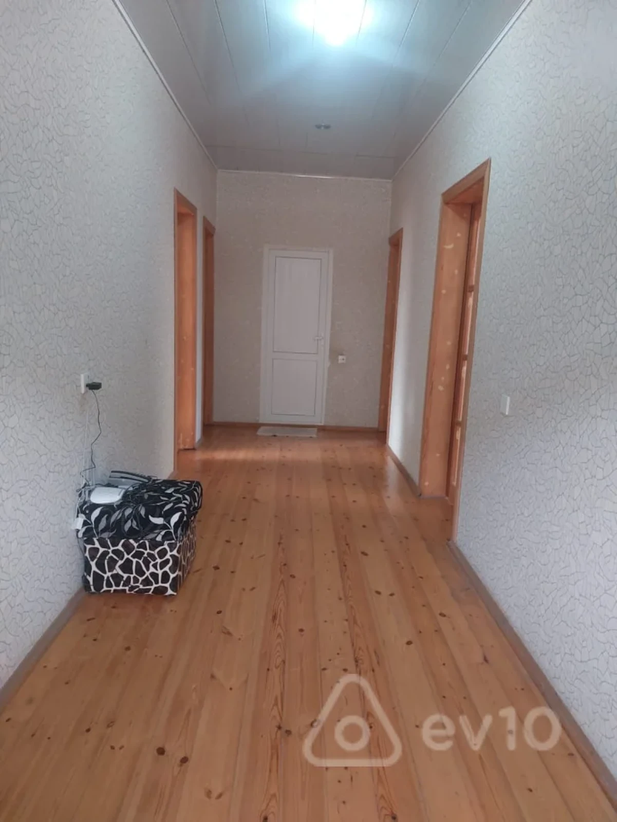 Satılır 5 otaqlı həyət evi 120 m²