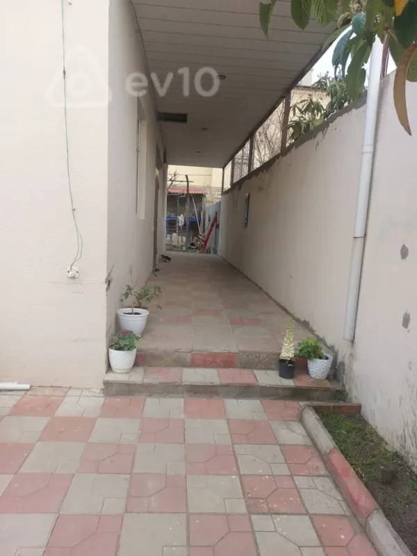 Satılır 5 otaqlı həyət evi 120 m²