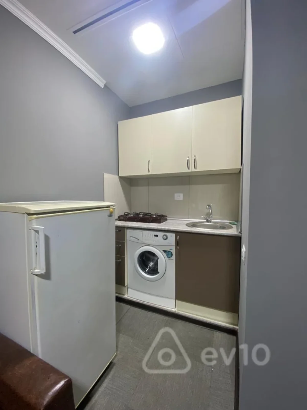 Kirayə verilir 2 otaqlı köhnə tikili 45 m²