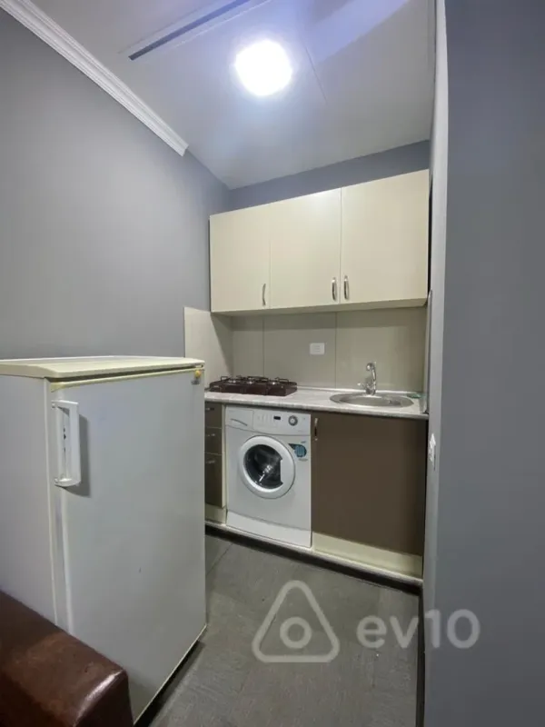 Kirayə verilir 2 otaqlı köhnə tikili 45 m²