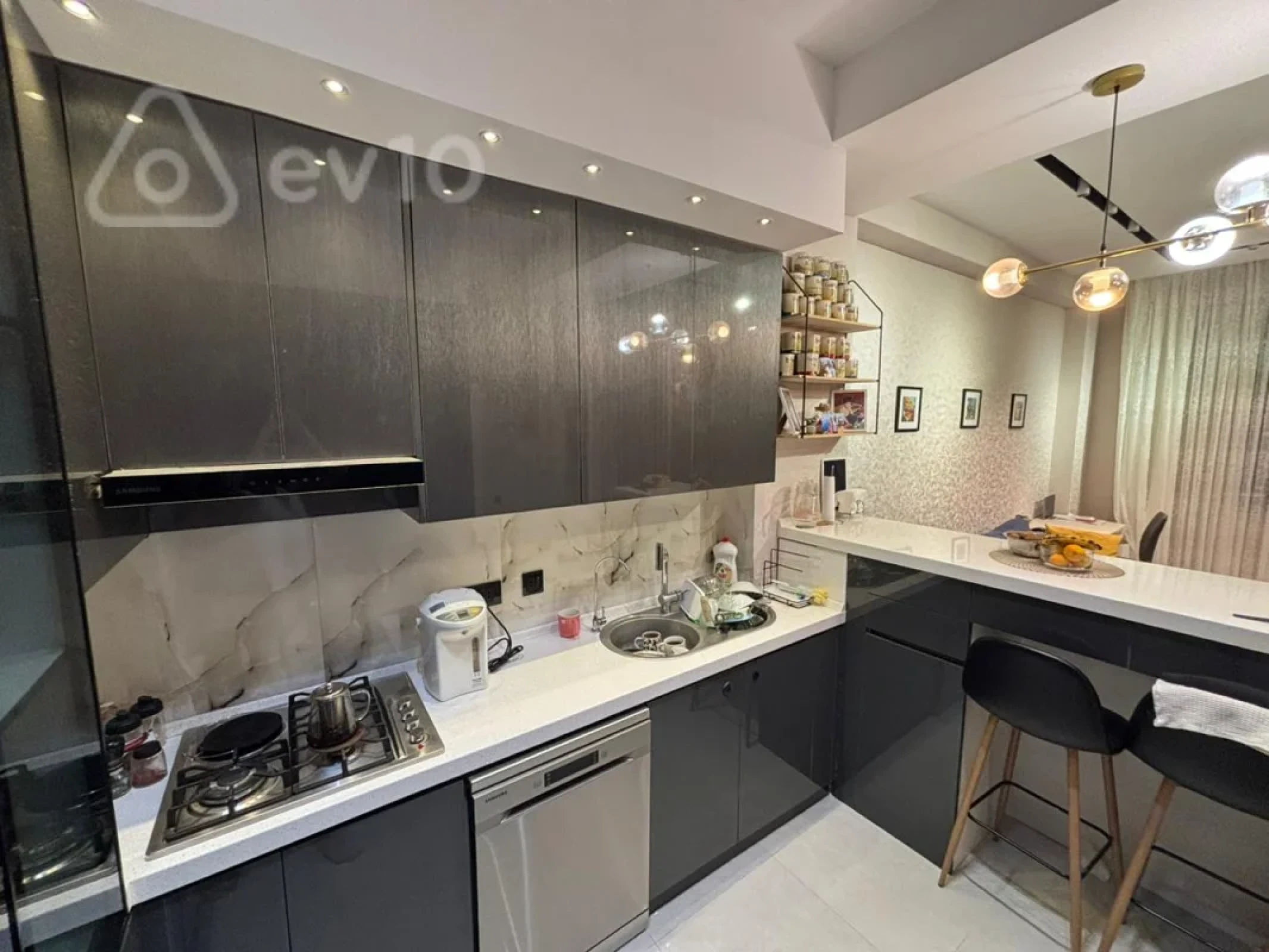 Kirayə verilir 2 otaqlı yeni tikili 60 m²