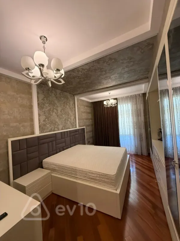 Kirayə verilir 2 otaqlı yeni tikili 65 m²