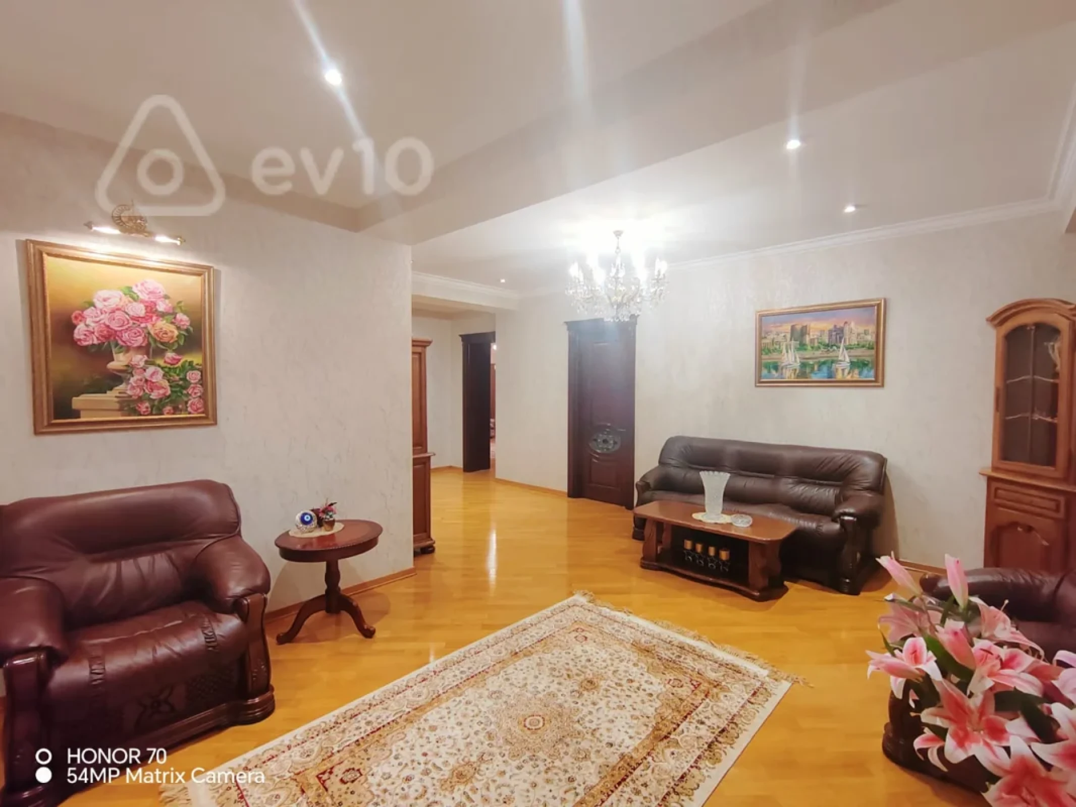 Satılır 4 otaqlı yeni tikili 240 m²