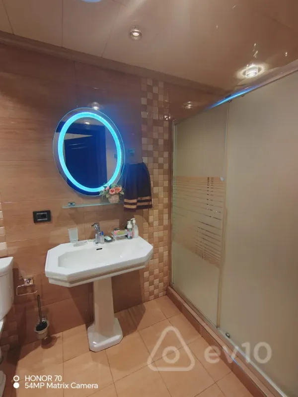 Satılır 4 otaqlı yeni tikili 240 m²