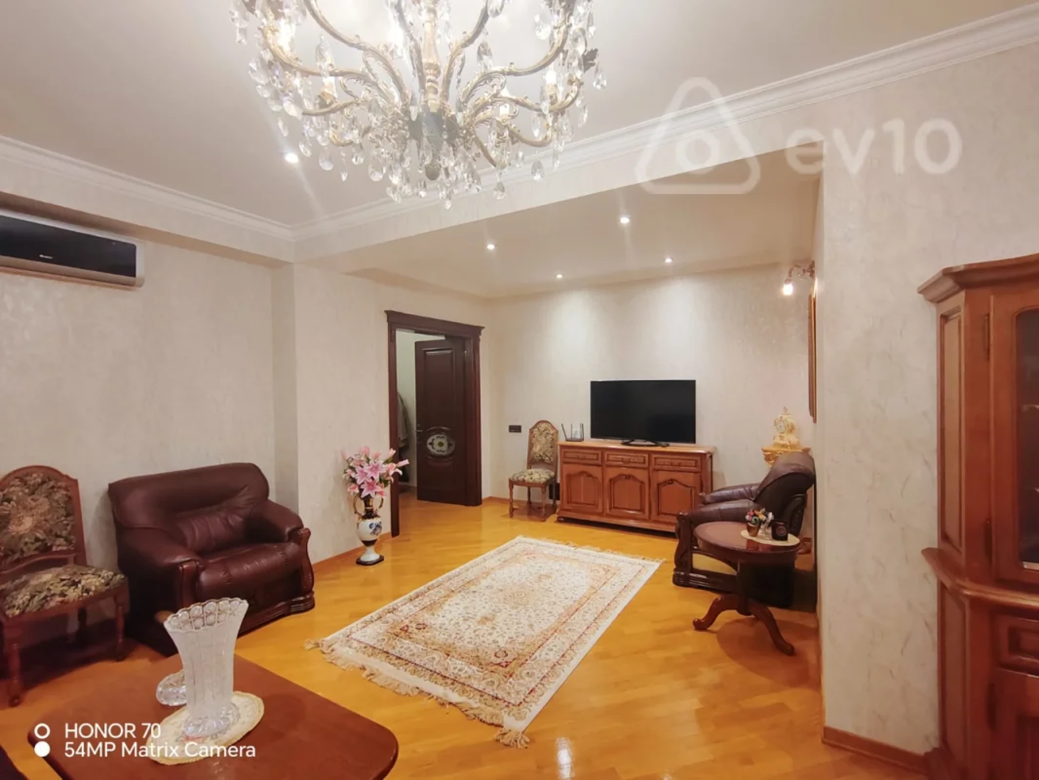 Satılır 4 otaqlı yeni tikili 240 m²