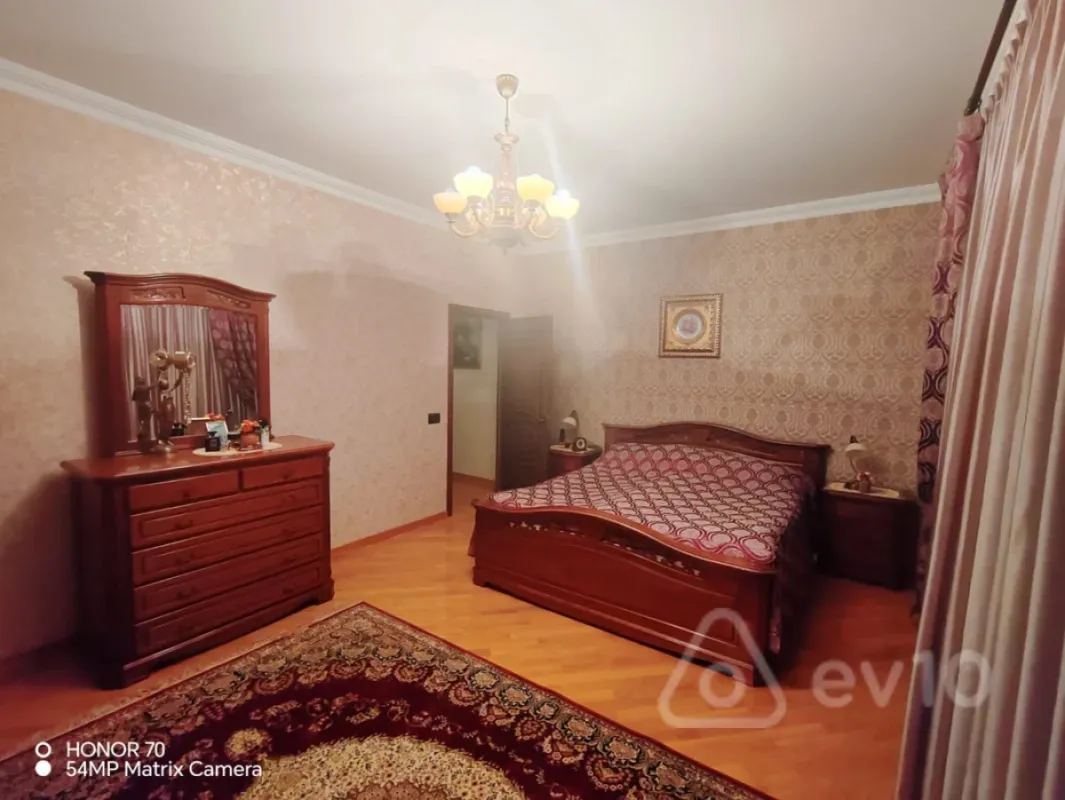 Satılır 4 otaqlı yeni tikili 240 m²