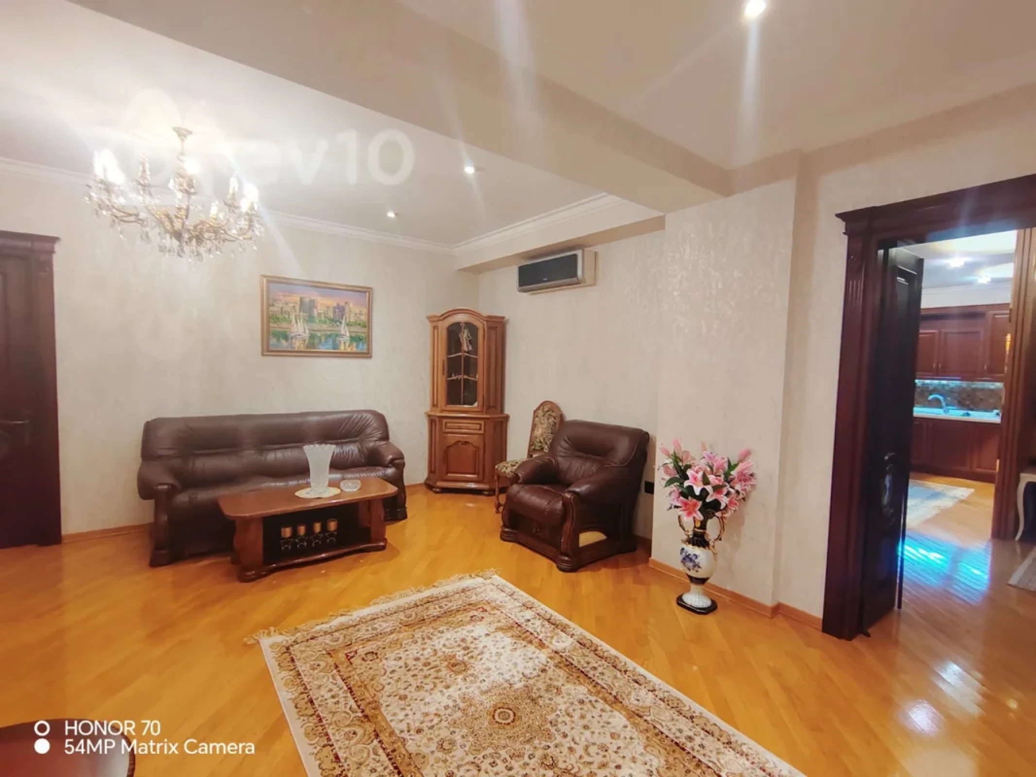 Satılır 4 otaqlı yeni tikili 240 m²