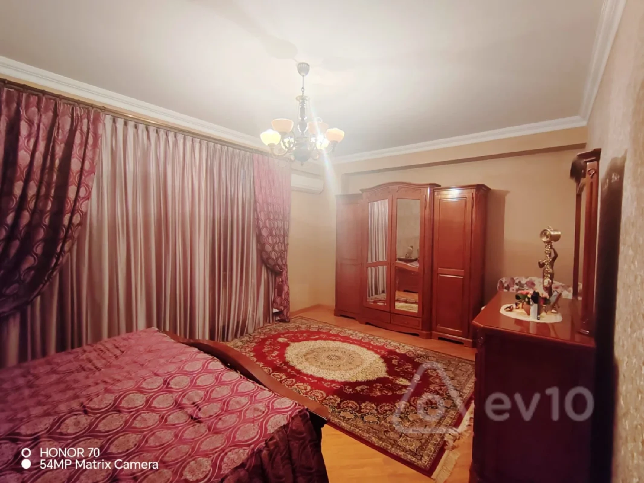 Satılır 4 otaqlı yeni tikili 240 m²
