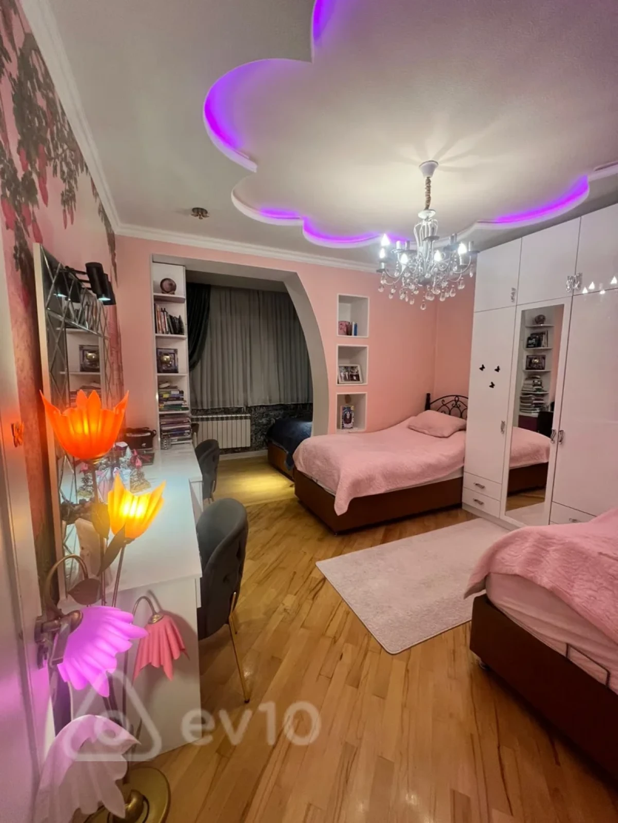 Satılır 3 otaqlı yeni tikili 135 m²