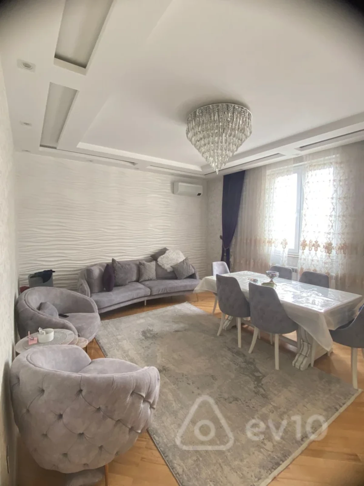 Satılır 3 otaqlı yeni tikili 135 m²