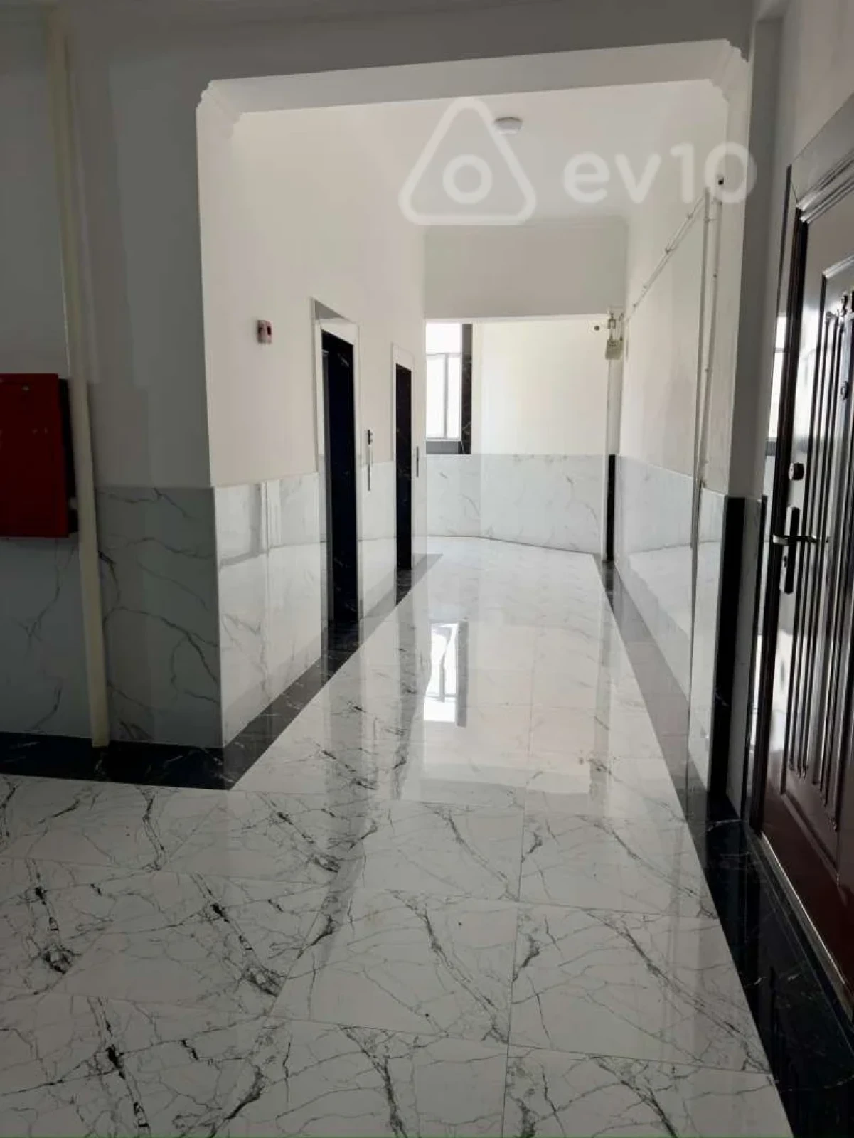 Satılır 3 otaqlı yeni tikili 135 m²