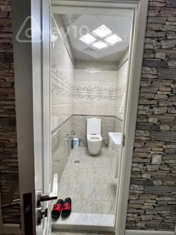 Satılır 3 otaqlı yeni tikili 135 m²