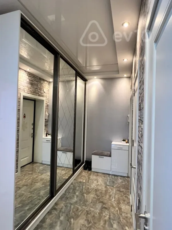 Satılır 3 otaqlı yeni tikili 135 m²