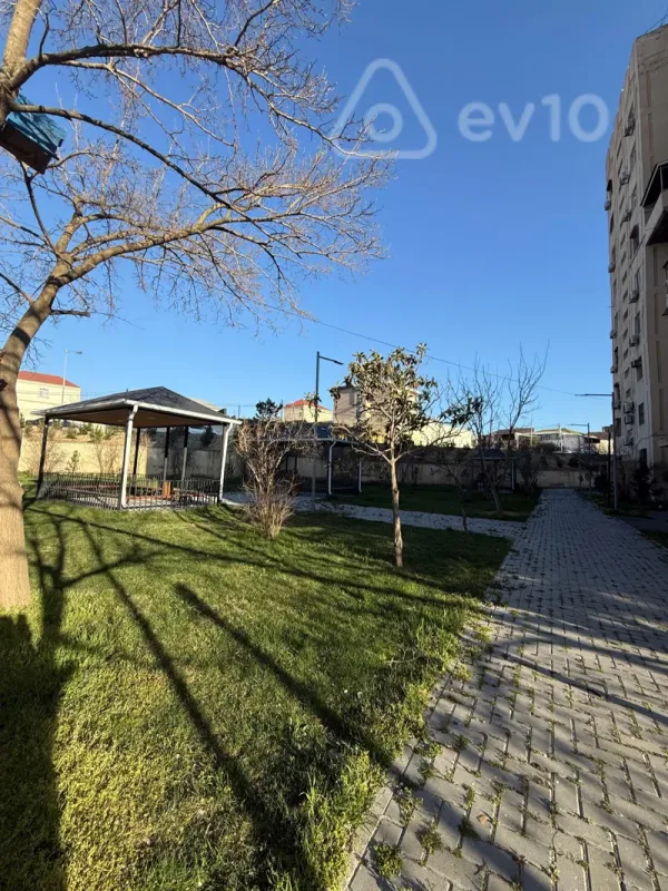 Satılır 3 otaqlı köhnə tikili 80 m²
