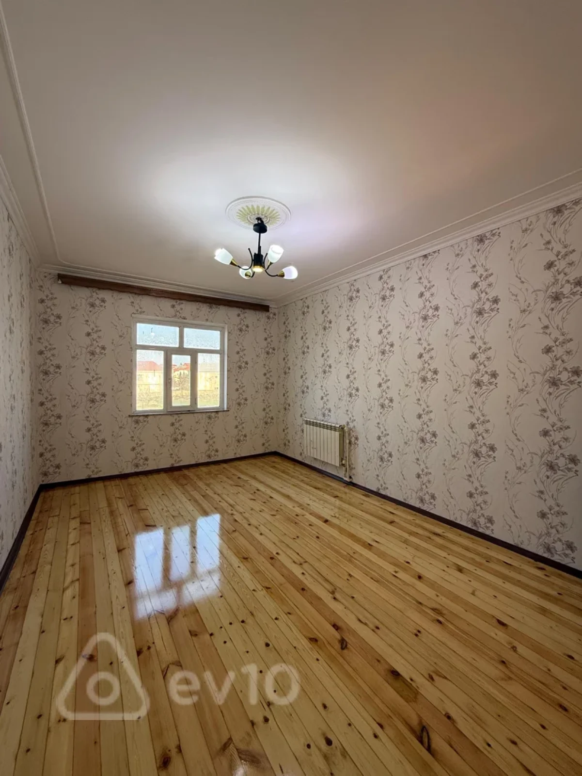 Satılır 3 otaqlı köhnə tikili 80 m²