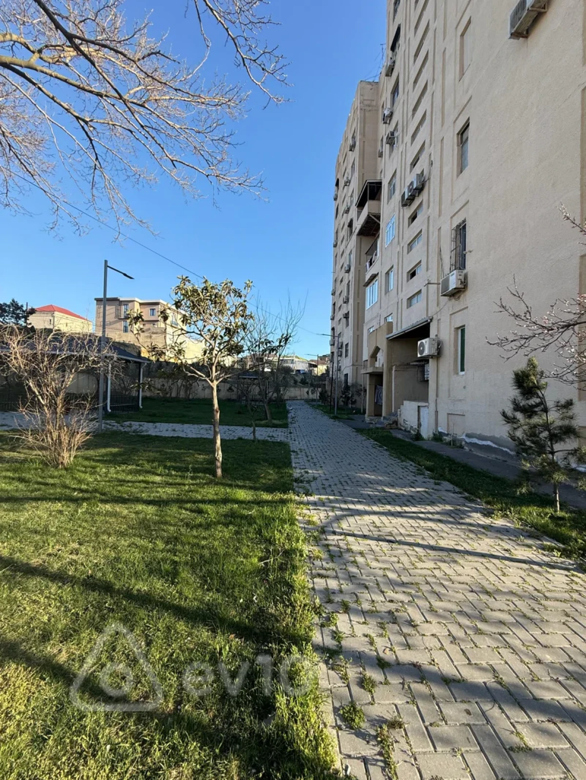 Satılır 3 otaqlı köhnə tikili 80 m²