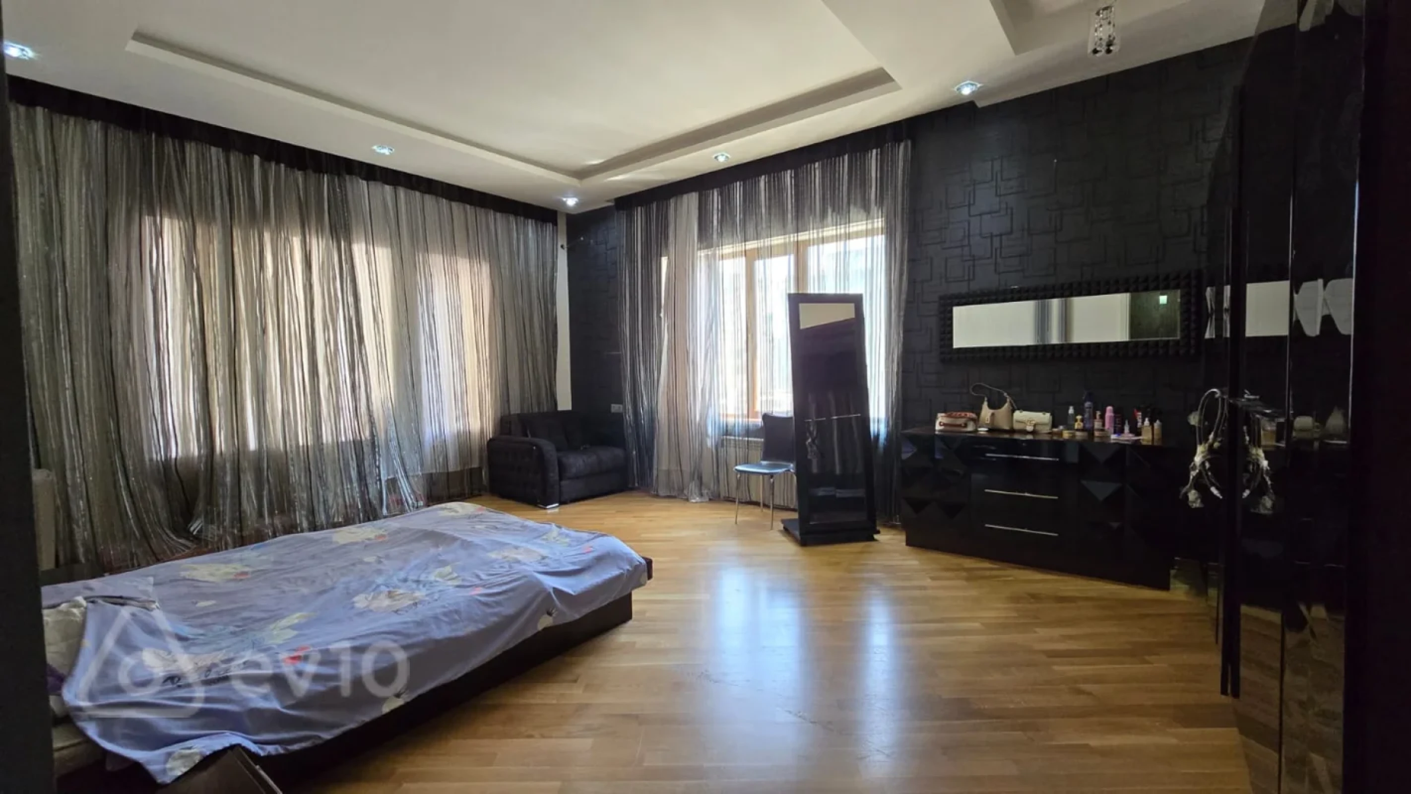 Satılır 3 otaqlı yeni tikili 150 m²