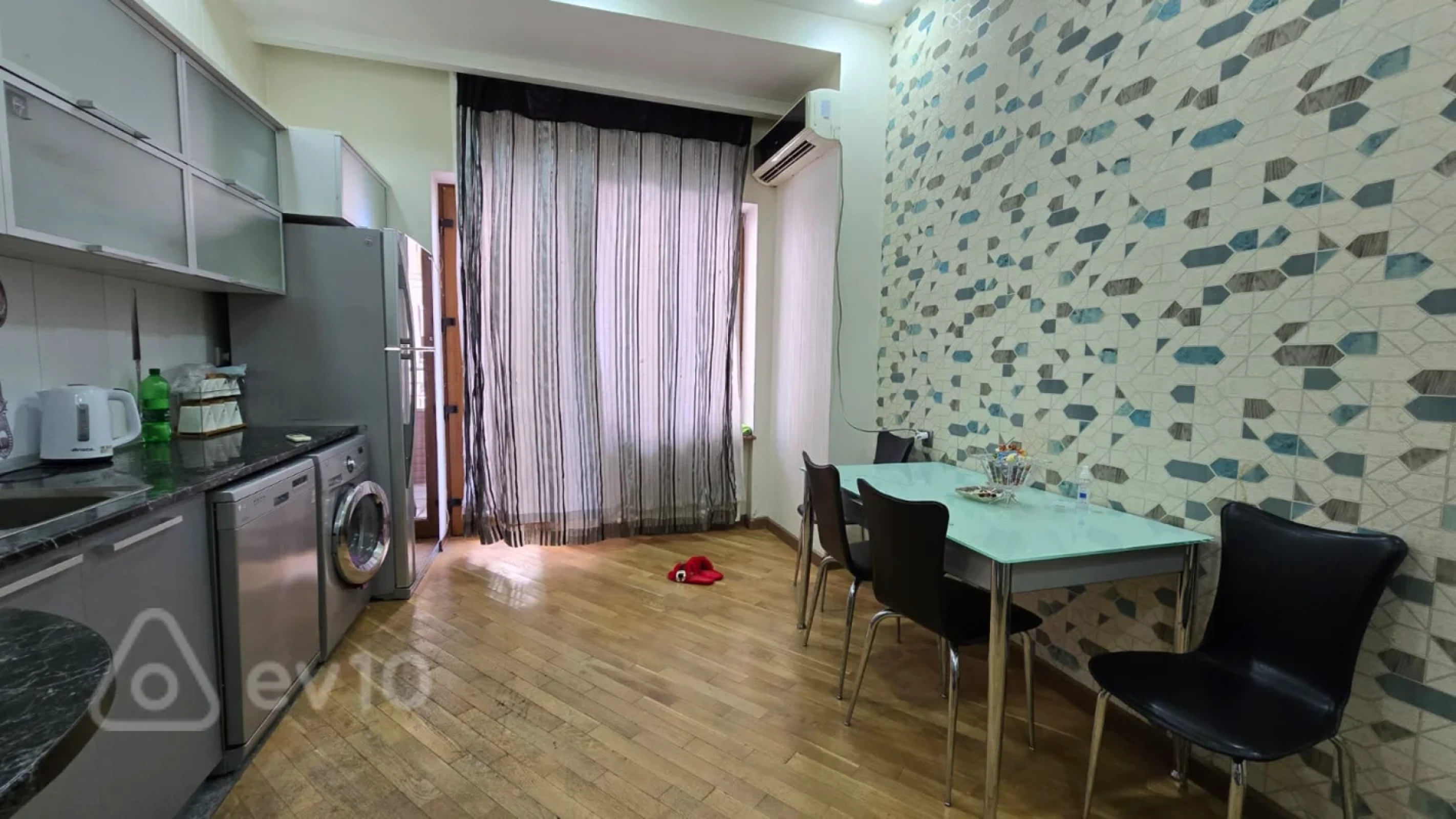Satılır 3 otaqlı yeni tikili 150 m²